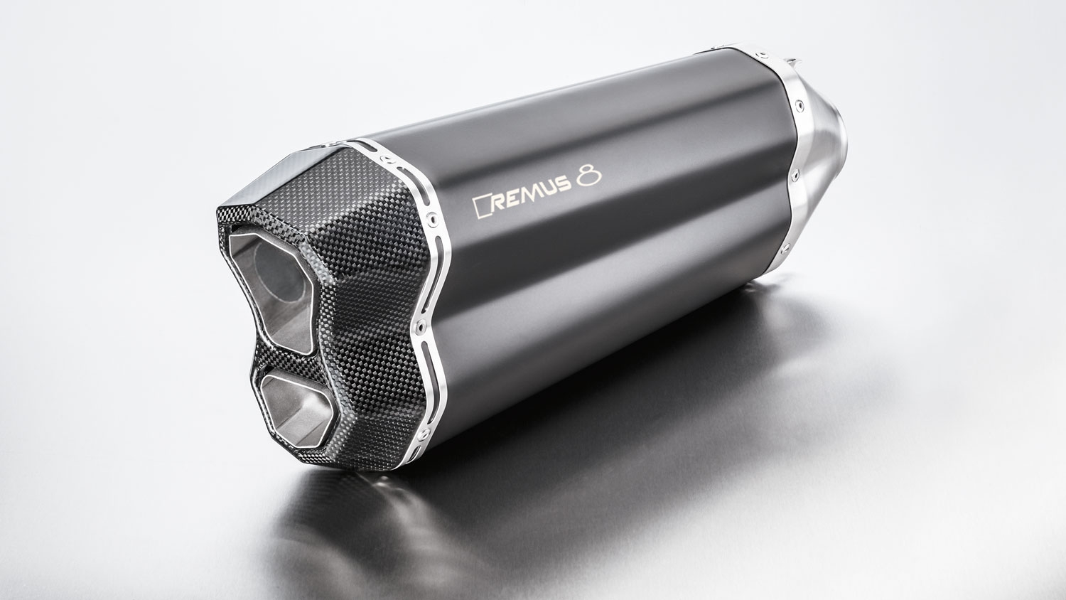 REMUS レムスR1200R/RS 2015〜スリップオンマフラー　車検対応 REMUS 8, slip on (muffler with connecting tube) incl. CARBON heat